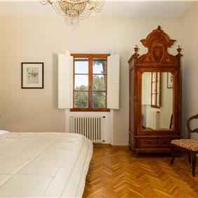 8 Bedroom Villa with Pool near Certaldo, Tuscany, Sleeps 14 - 15